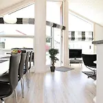 別荘 With Open-plan Living Area Großenbrode