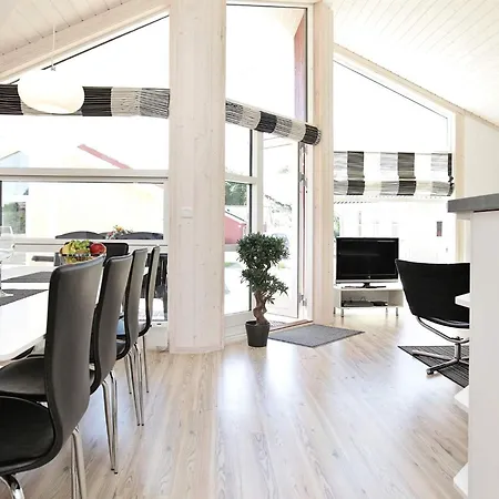 別荘 With Open-plan Living Area Großenbrode